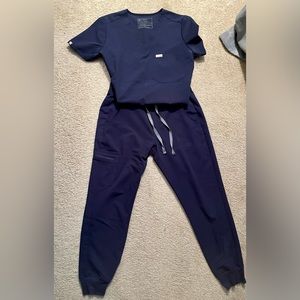 Figs Zamora Jogger Scrub Pants and Catarina one-pocket Scrub top